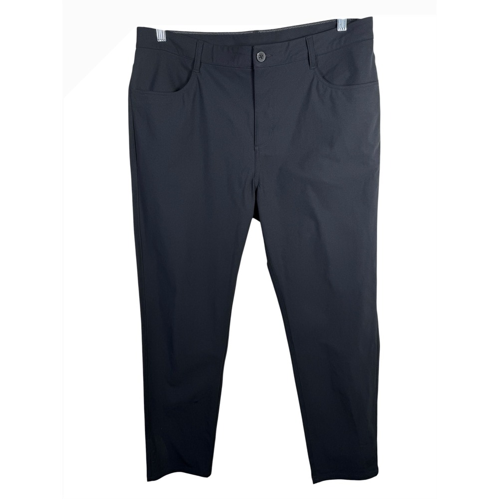 Vuori Men's Meta Athletic Slim Fit Pant in Ink Size 36
